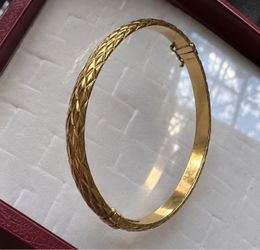 750 18k yellow gold bangle bracelet made in Italy