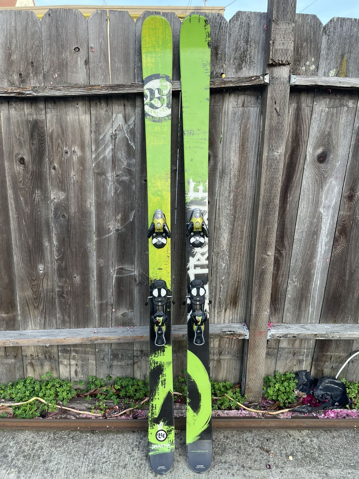 Dynastar Skis With Salomon S912 Bindings 186 Cm