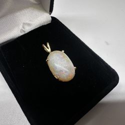 14k Opal Pendant 