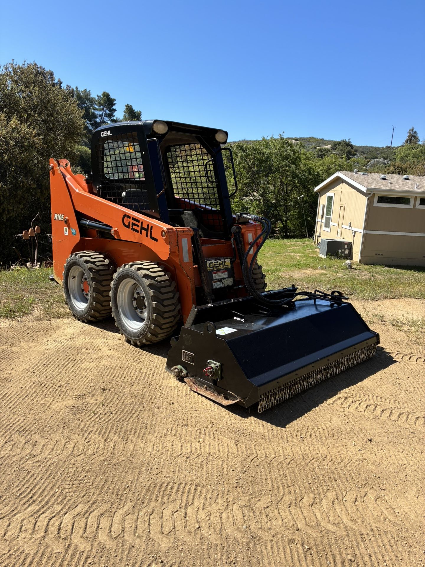 2019 Gehl R105 Skid Steer 