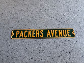 36x6 GREEN BAY PACKERS Street Sign. Green & Yellow. Raised Lettering. Pre Owned.