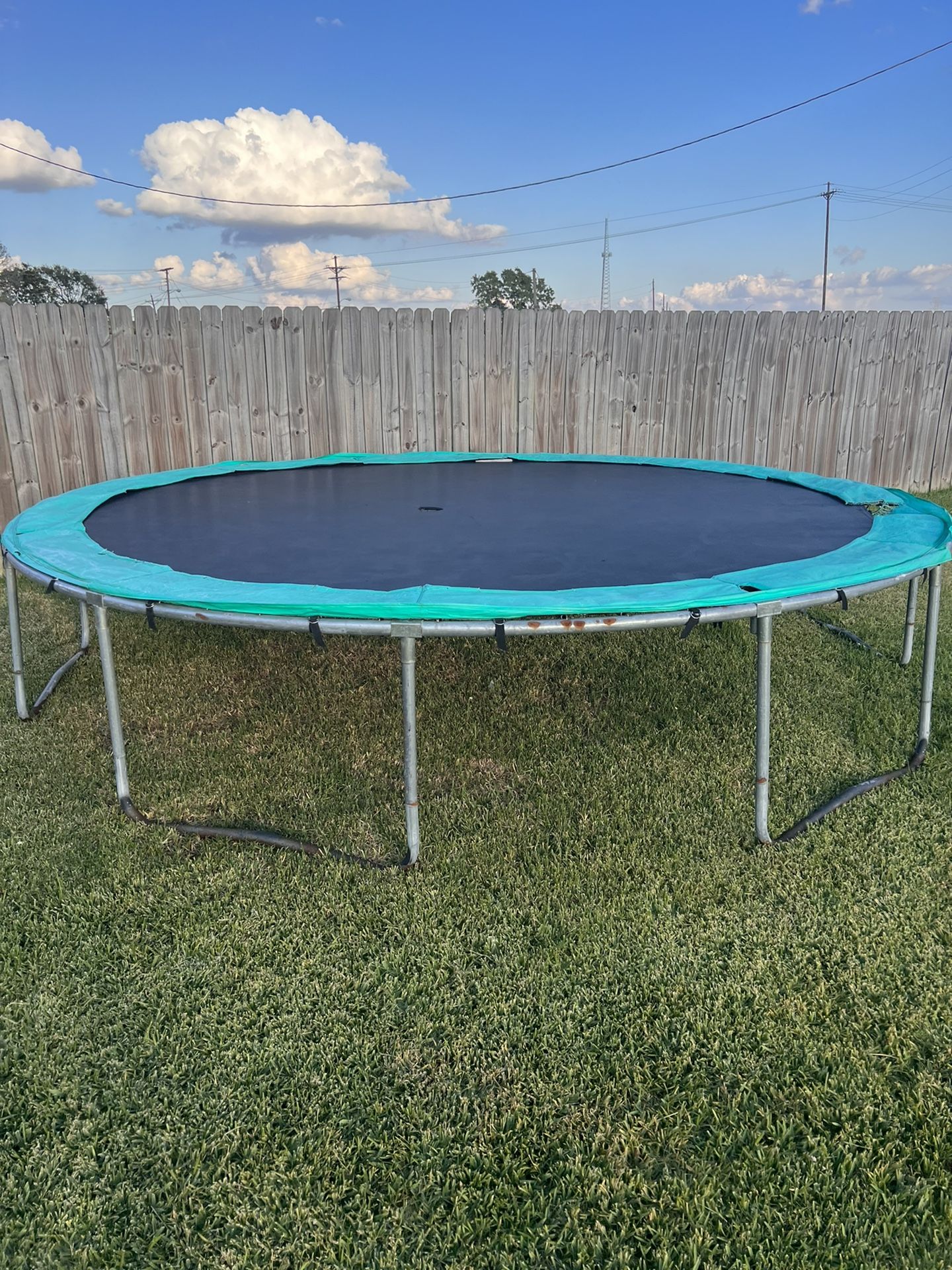 Free Trampoline 