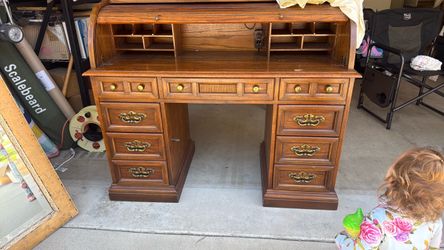 Roll top desk