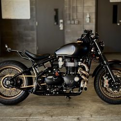 PRICE DROP!! 2018 Triumph Bonneville Bobber - Excellent Condition