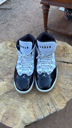 Jordan Max Aura 'Black White' (specifically the Concord