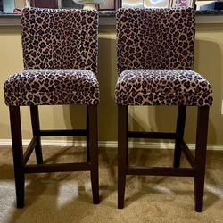 2 Leopard 🐆 Print Bar Chairs