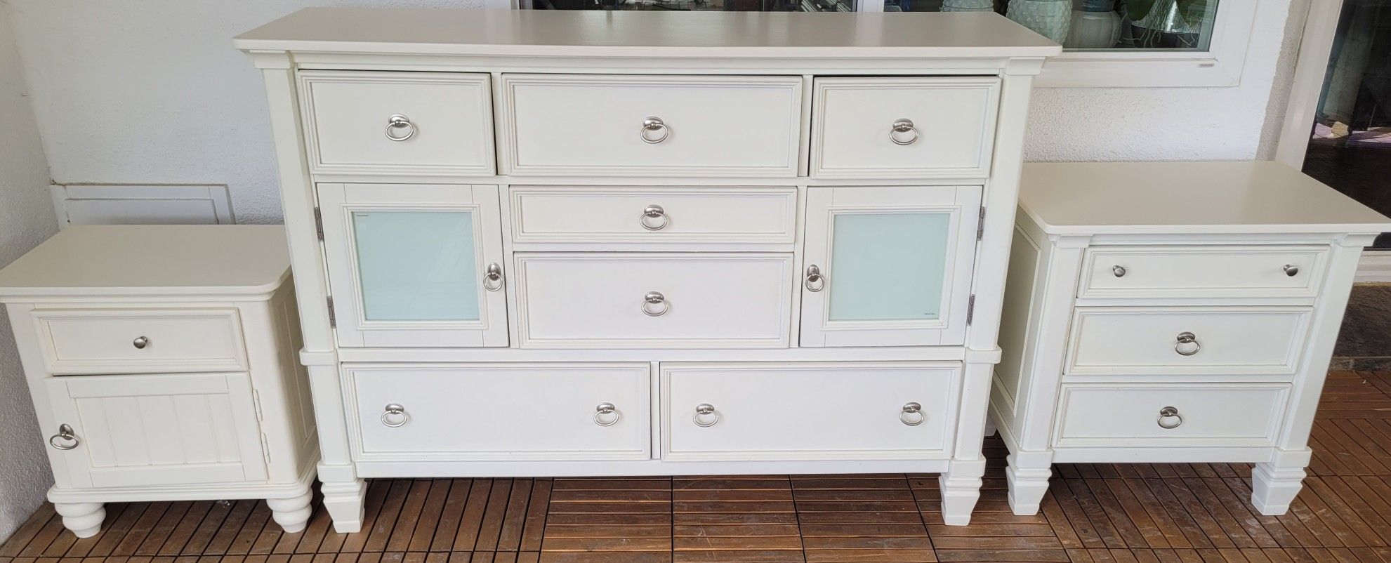 Gorgeous Cream Color Dresser Set !! - www.disolcolor.com Gorgeous Cream Color Dresser Set !! - www.disolcolor.com