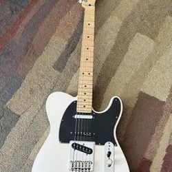 Deluxe Nashville Fender Telecaster Maple Fingerboard White With Gig Bag. Guitarra Eléctrica Con Bolsa Mochila