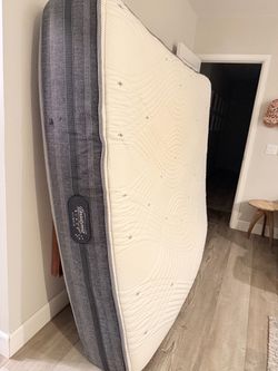 Beautyrest Black Hybrid Mattress CalKing