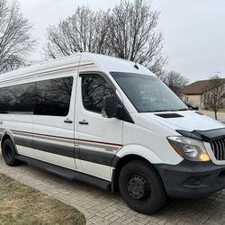 Mercedes Benz Sprinter 3500 RV