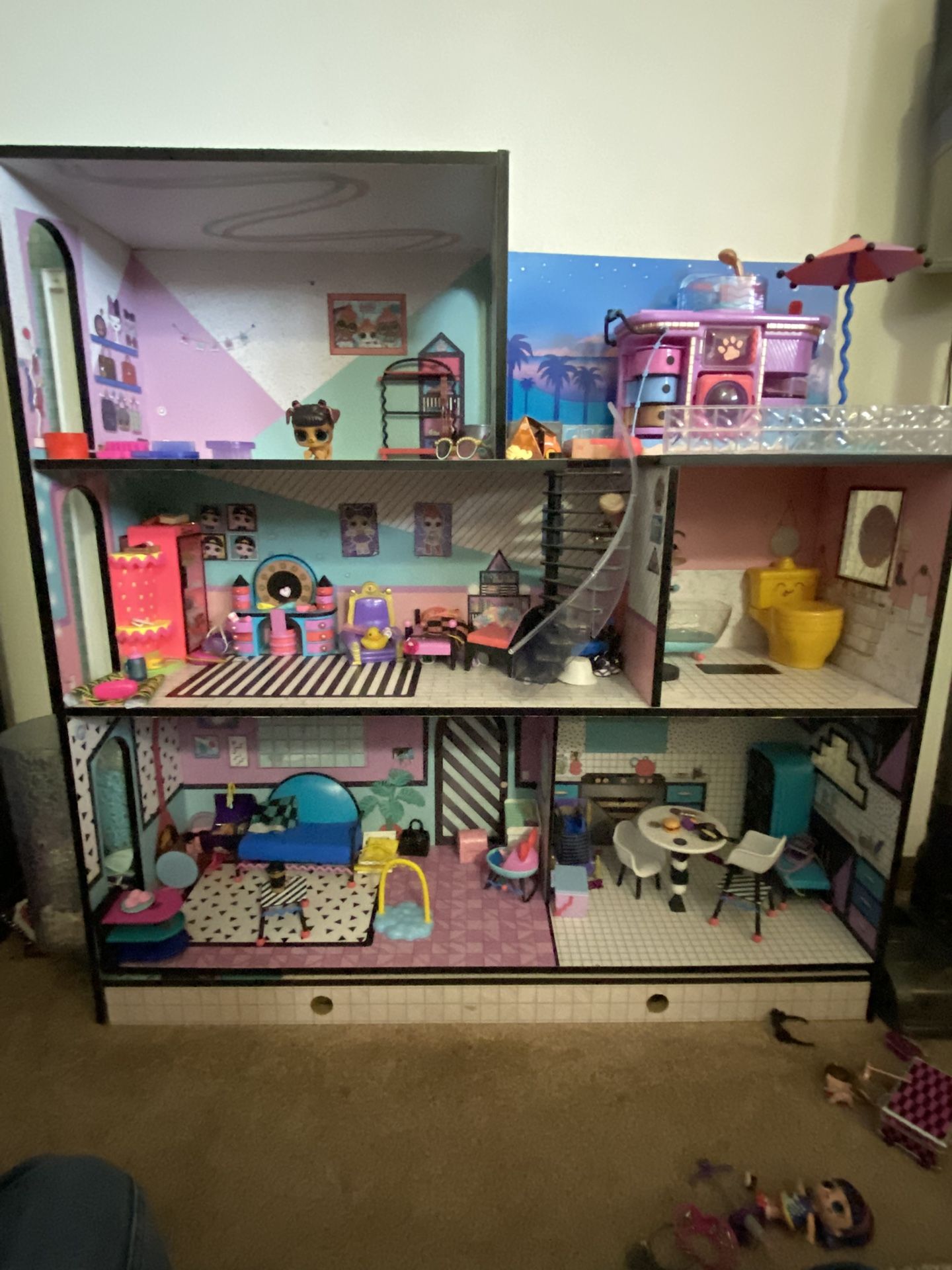 LOL Dollhouse