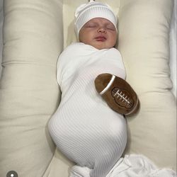 Snuggle Me Organic Baby Pillow Lounger