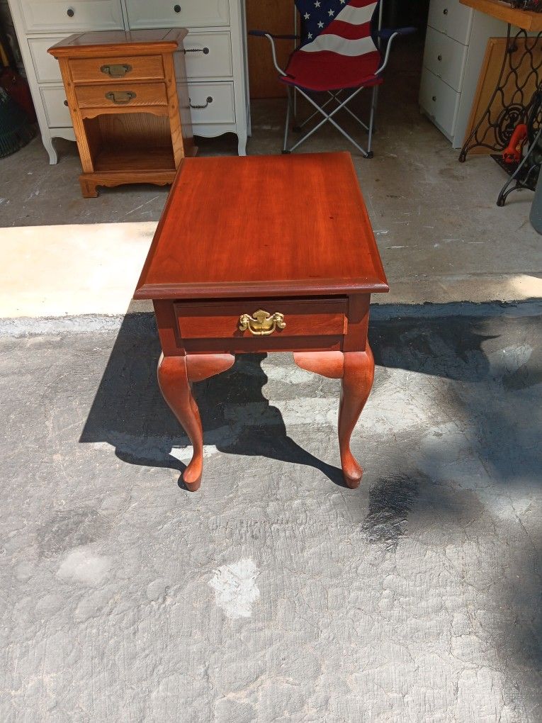 1-Drawer Wood End Table