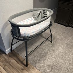 Bedside baby bassinet