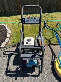 Northstar 3000psi Pressure washer with driveway sweeper
