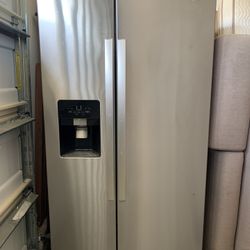 Whirlpool fridge And Freezer, Silver Two Doors side by side 
