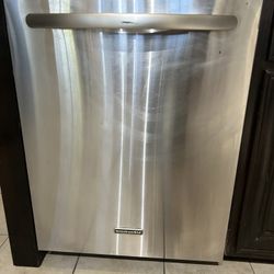 KitchenAid Stainless Steel Dishwasher – Works, Needs Heat Repair (As-Is)