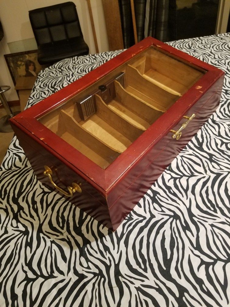 Vintage Countertop Cigar Sales Cabinet 