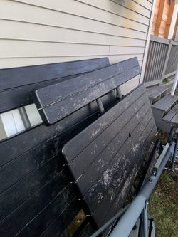 Foldable picnic tables