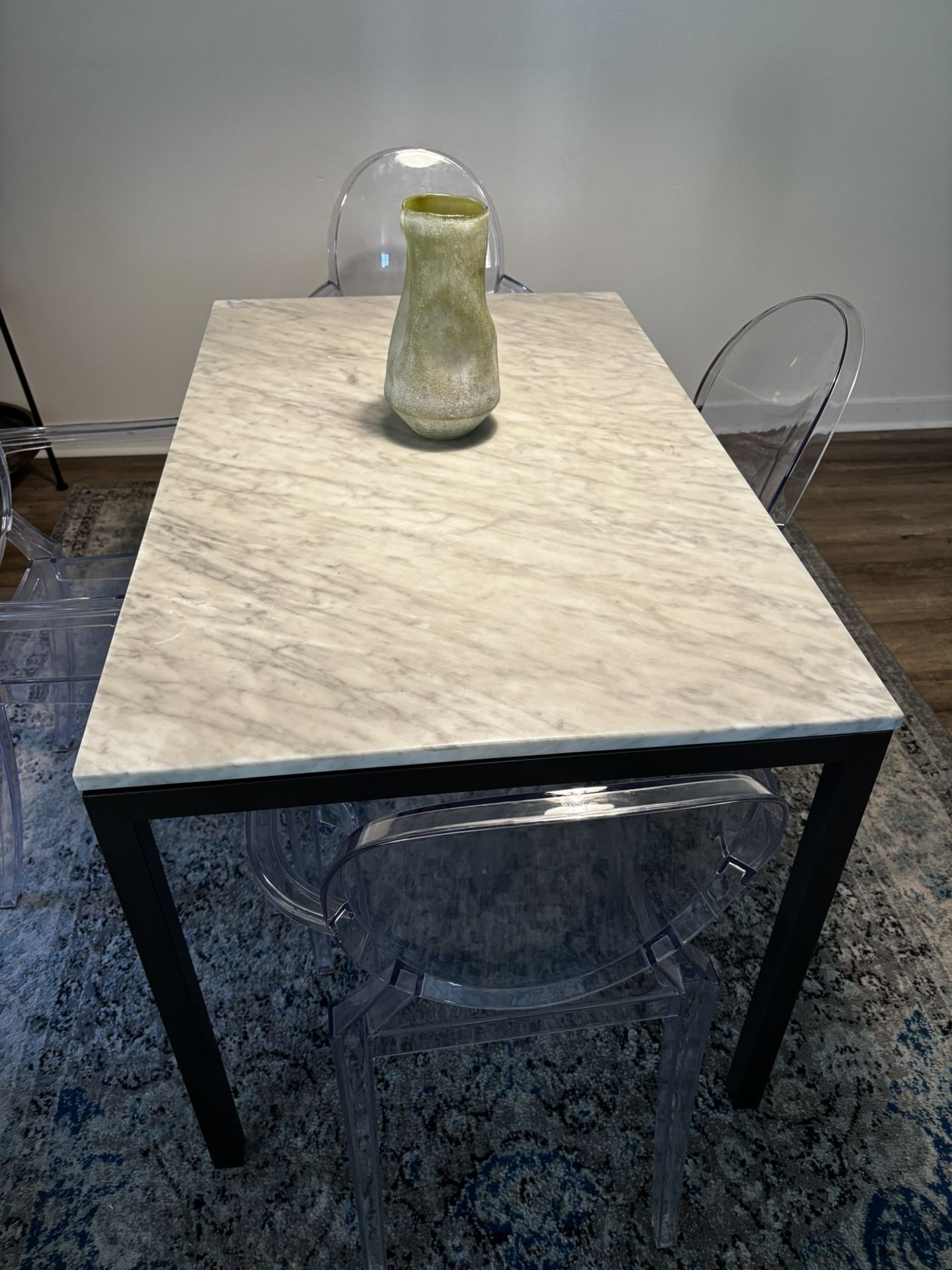 Dining Table Set Great Condition!