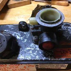 Briggs And Stratton Push Mower Carburetor And Fuel Tank  Like New