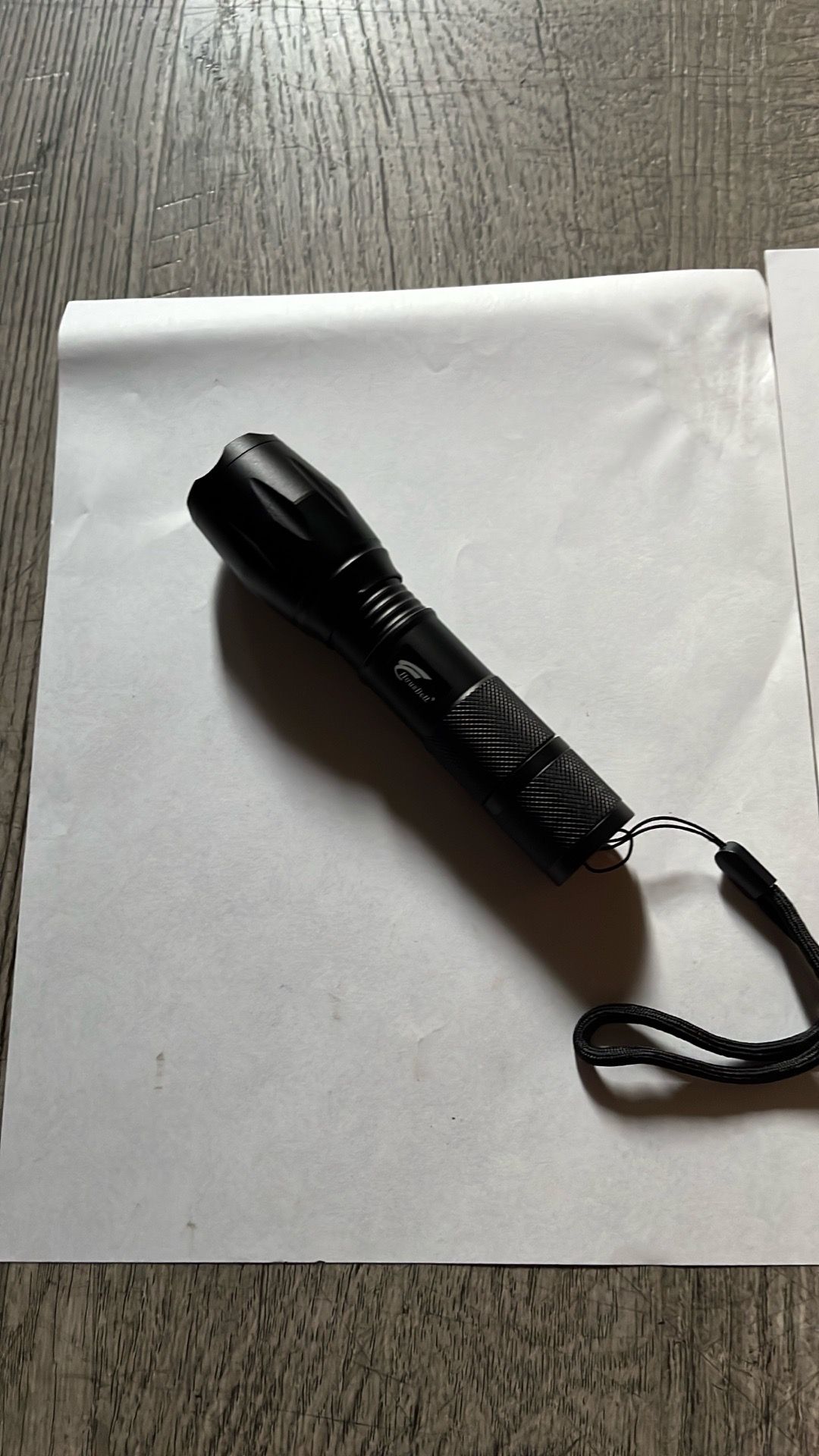Premium telescoping flashlight