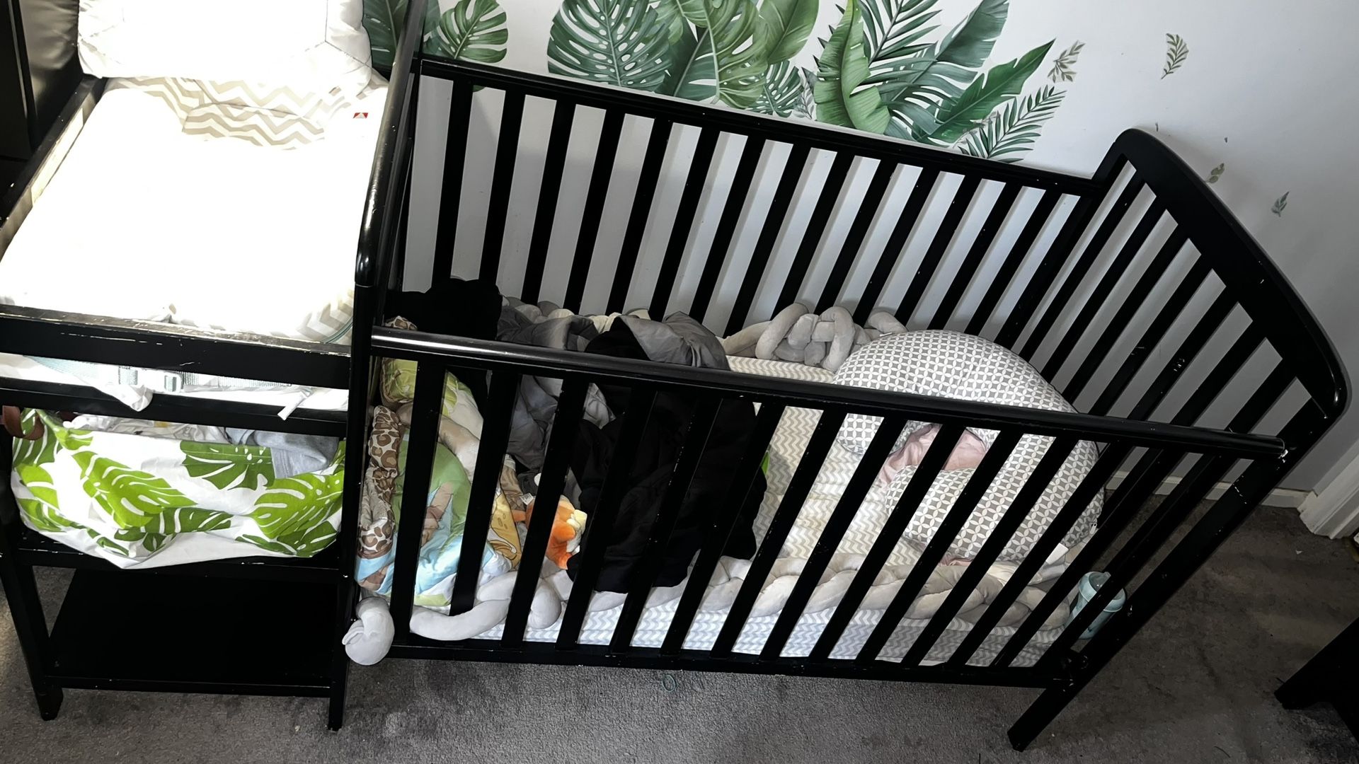 Free baby crib with changing table