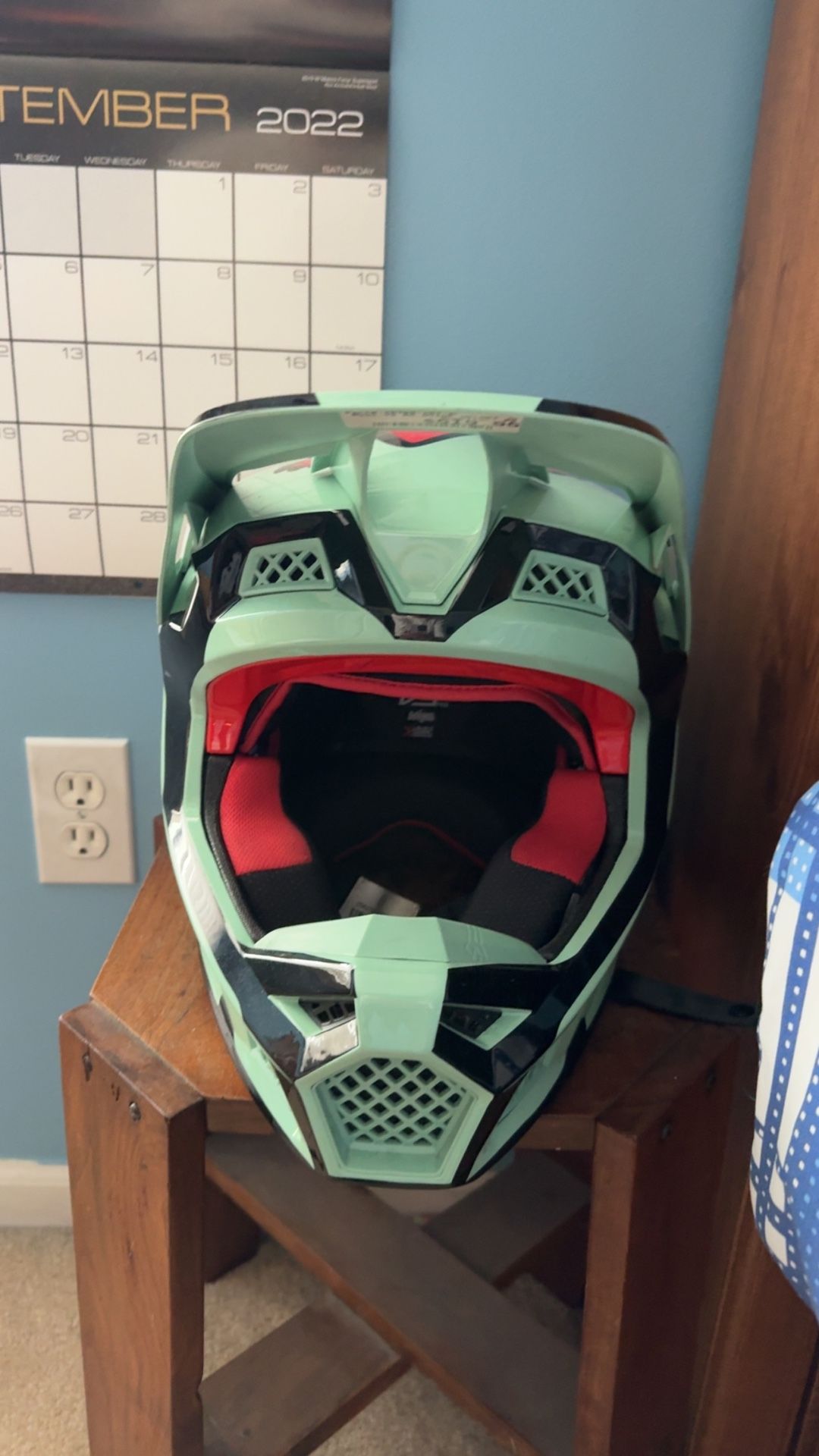 Fox V3 divide helmet