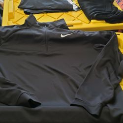 Nike Drifit Quarter Zip Jacket Size Large $30 Pickup In Oakdale 