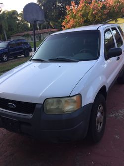 2003 Ford Escape XLS
