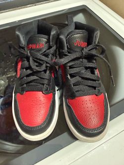 Size 12 de niño los 2 pares por $ 35