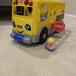 Like NEW Fisher Price bus With Person