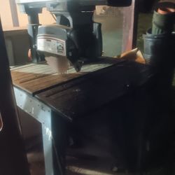 Radial Arm Saw With Stand