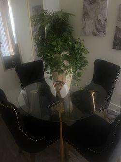 Dinning tables with chairs