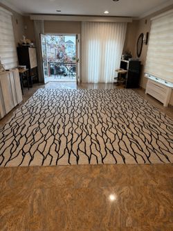 Bloomingdale’s 12 by 15 large area rug