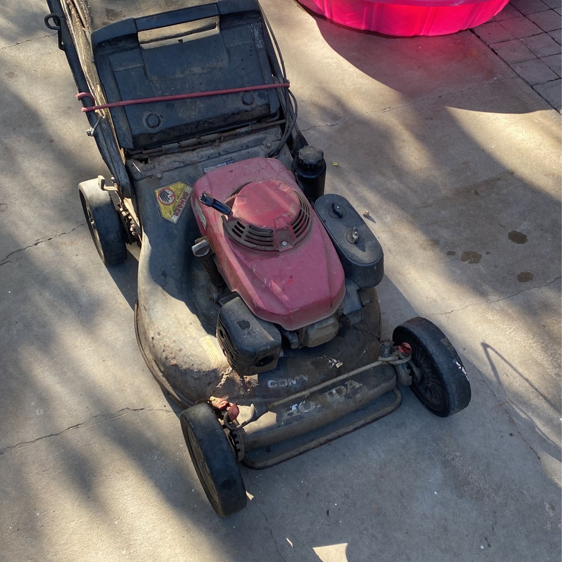 216 Honda commercial Lawn Mower 