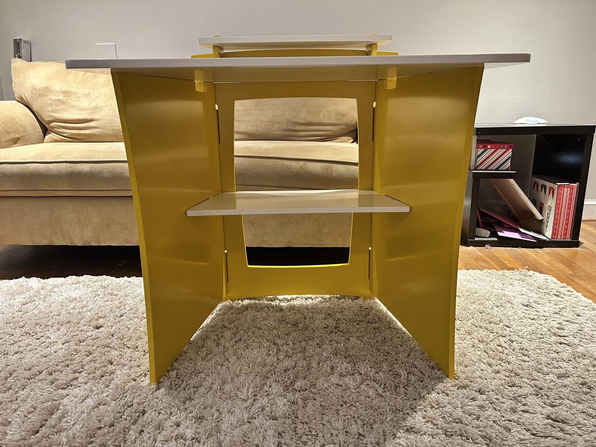 Student/Writing desk (Legare furniture)