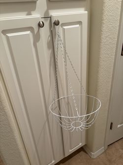 White Wire Hanging Flower/Plant Basket