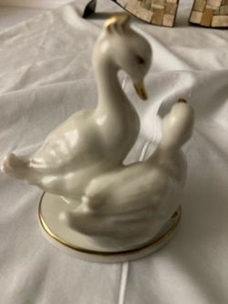 Porcelain ducks