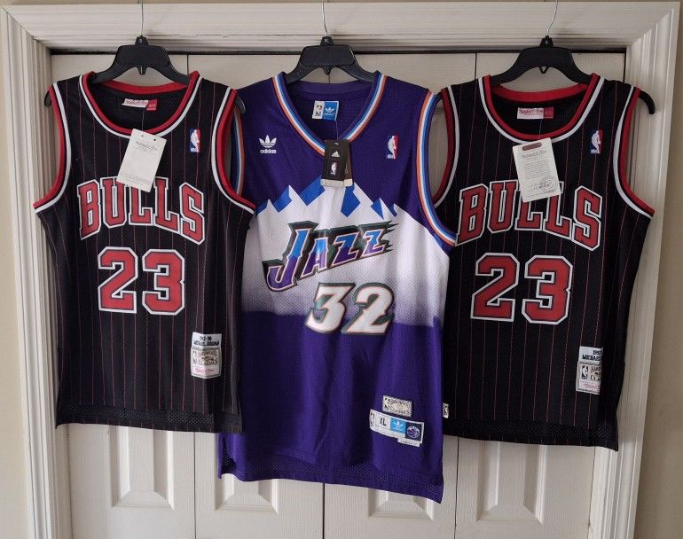 $30 EACH NBA BASKETBALL 🏀 OR MLB BASEBALL ⚾️ JERSEY 👀 SEE PHOTOS &DESCRIPTION BELOW