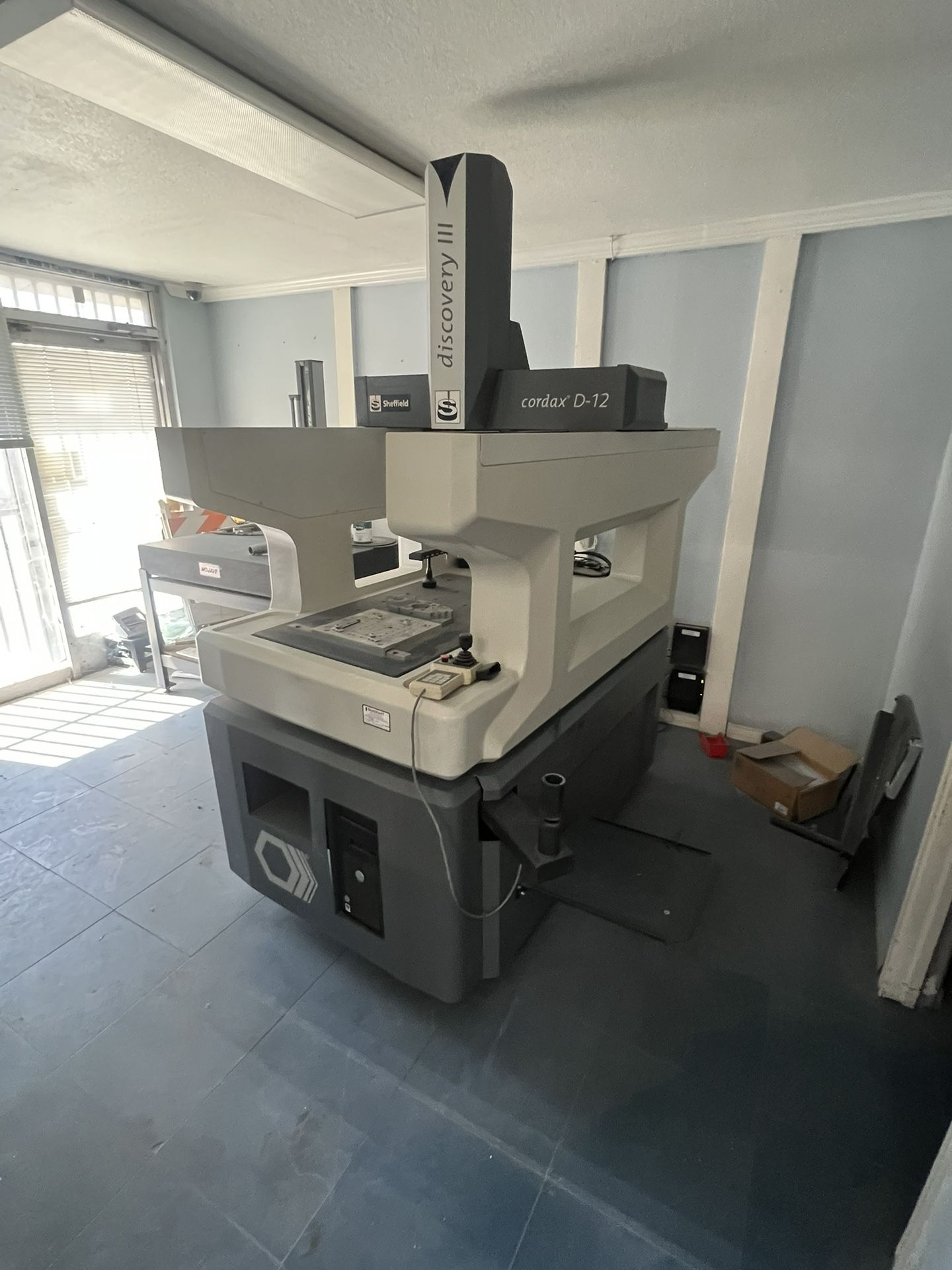 CMM Discovery 111 Sheffield Cordax D 12