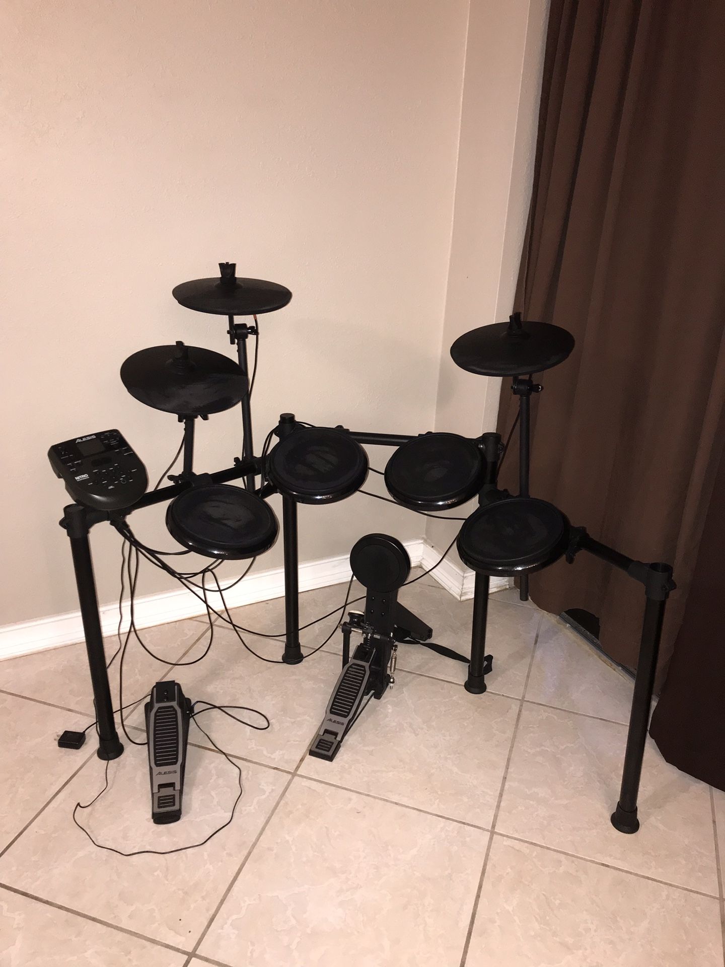 Alesis Nitro Electric Drum Module & Kit