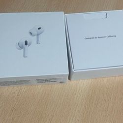 Apple AirPods Pro 2nd Generation with MagSafe Wireless Charging Case (USB‑C)...