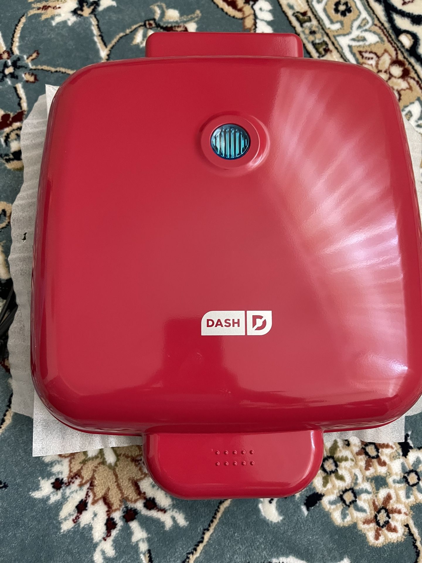 Delish By Dash Donut Maker for Snacks, Dessert, and More - Red