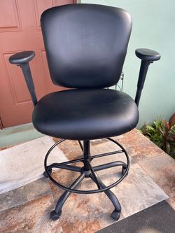 Uline Big and Tall Vinyl Work Stool Good Condition $30 Firm on Price