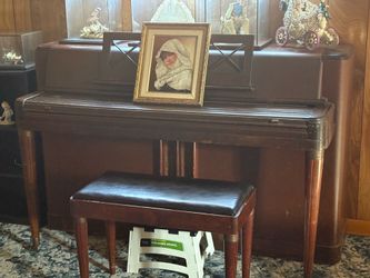 Antique Piano