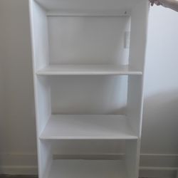 Closet shelving