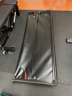 5.9ft Truck bed Tonneau cover LIKE NEW