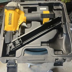 DEWALT 35-Degree Pneumatic
