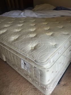 Serta King mattress